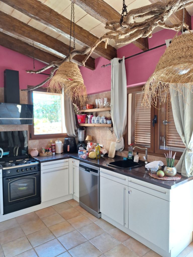 Villa con apartamento vacacional y estudio en alquiler en Porto Cristo