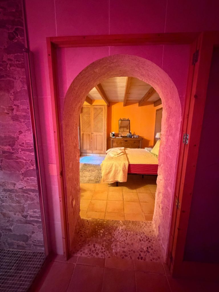 Villa con apartamento vacacional y estudio en alquiler en Porto Cristo