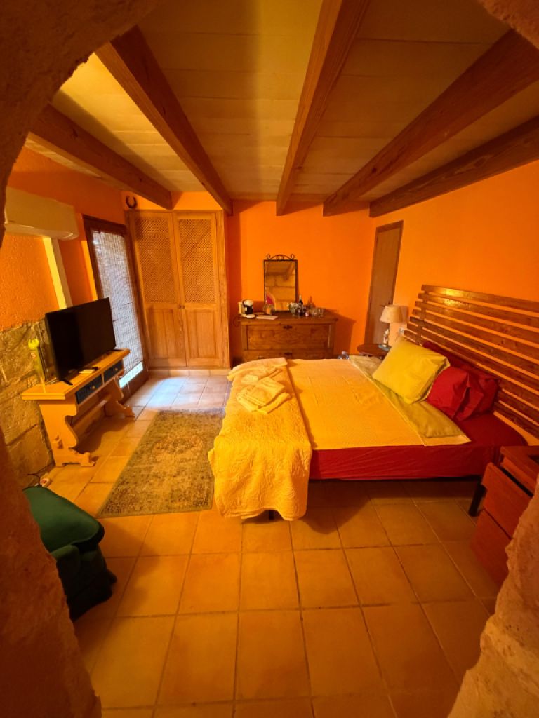 Villa con apartamento vacacional y estudio en alquiler en Porto Cristo