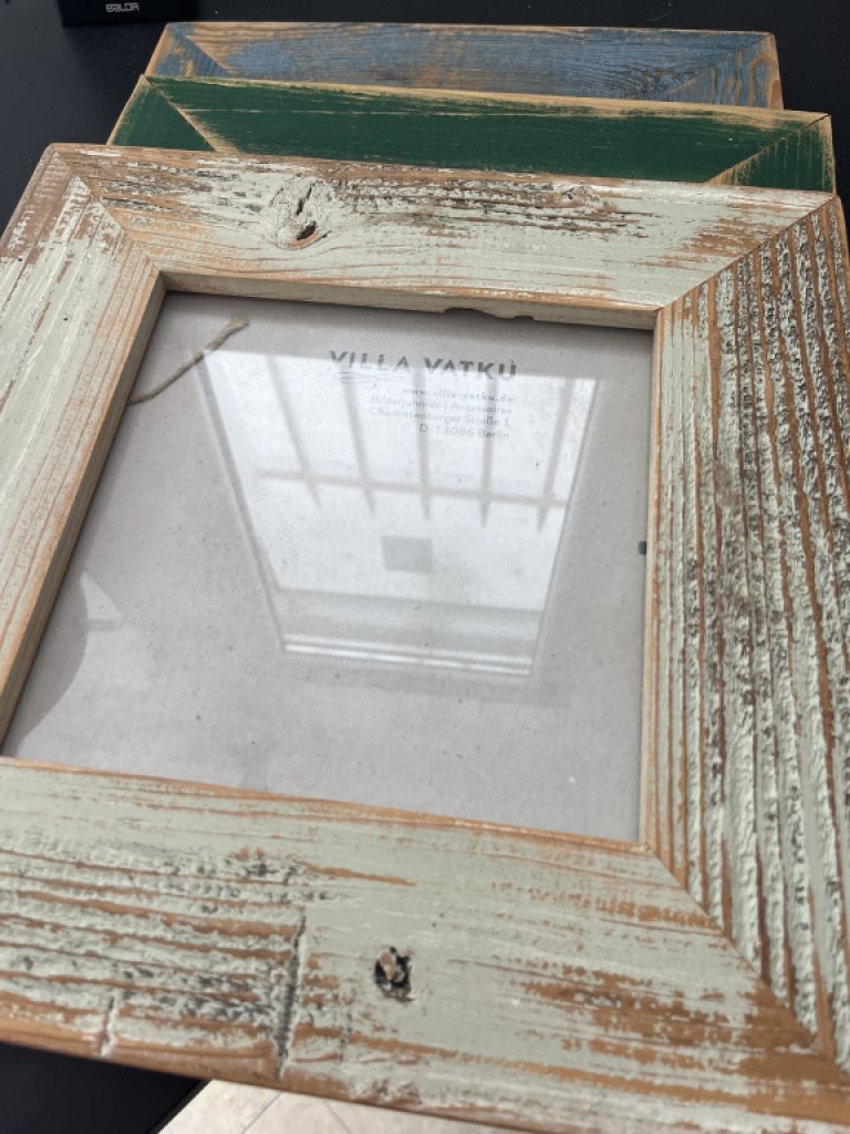 VILLA VATKU – 3 skandinavische Bilderrahmen 32.5x32.5cm