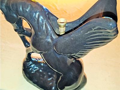 Vintage Bong Wasserpfeife als Pegasus Figur, Keramik aus den USA
