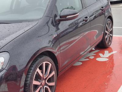 Volkswagen Golf VI 2.0 TDI 2012 – Negro, Asientos Alcántara