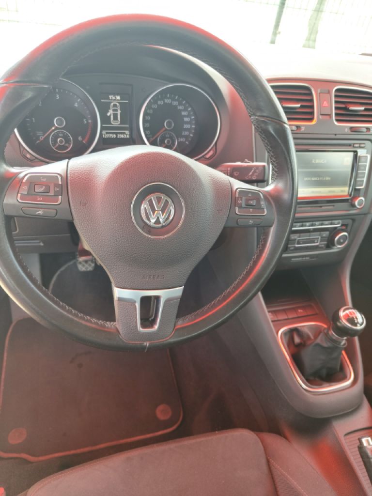 Volkswagen Golf VI 2.0 TDI 2012 – Negro, Asientos Alcántara