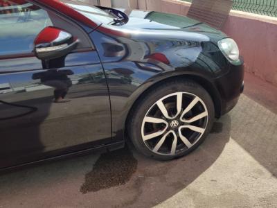 Volkswagen Golf VI 2.0 TDI 2012 – Negro, Asientos Alcántara