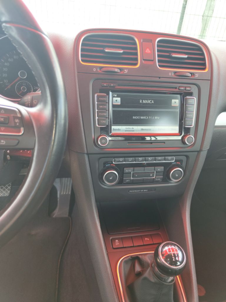 Volkswagen Golf VI 2.0 TDI 2012 – Negro, Asientos Alcántara