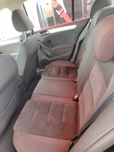 Volkswagen Golf VI 2.0 TDI 2012 – Negro, Asientos Alcántara