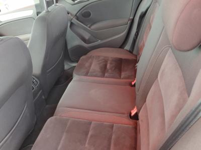 Volkswagen Golf VI 2.0 TDI 2012 – Negro, Asientos Alcántara