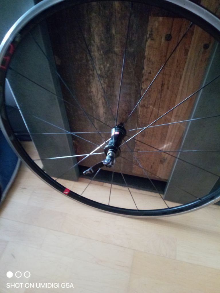 Rueda delantera / Bicicleta de carretera aluminio