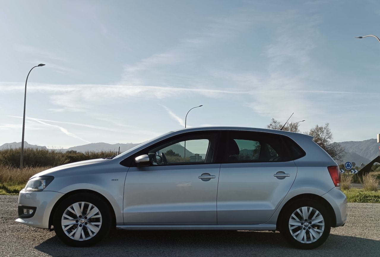 VW Polo edición especial Life 1.ª mano Aire acondicionado Permuta posible