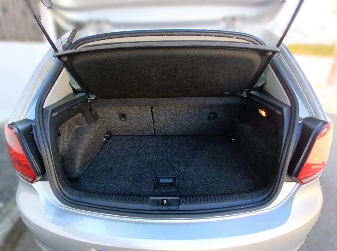 VW Polo edición especial Life 1.ª mano Aire acondicionado Permuta posible