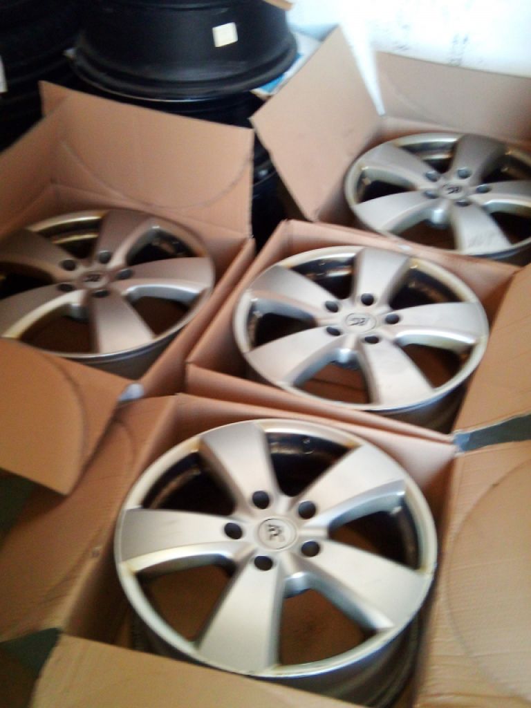 VW Touraeg Porsche Cayenne L21 4x llantas de aluminio 18inches