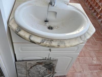 Sink with vanity unit to give away