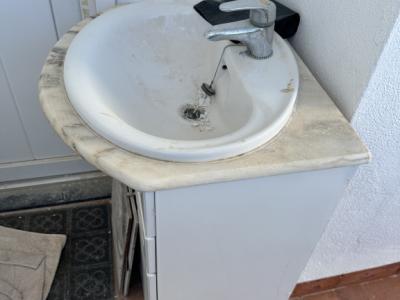 Sink with vanity unit to give away