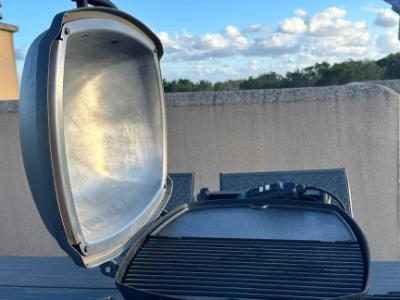 Parrilla eléctrica Weber modelo Q2400 con plancha