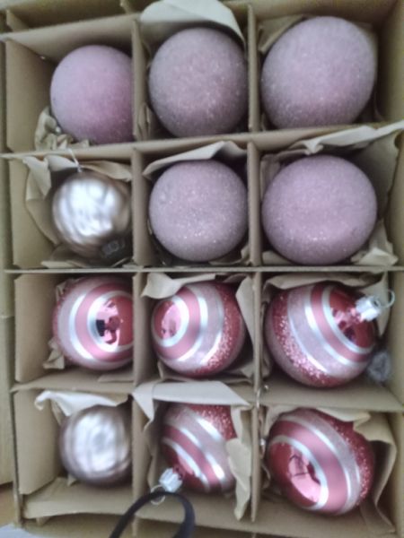 Glass Christmas baubles beige rose ........ 38 pcs.