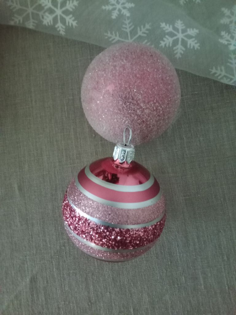 Glass Christmas baubles beige rose ........ 38 pcs.