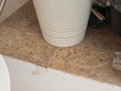 Maceteros blancos, como nuevos