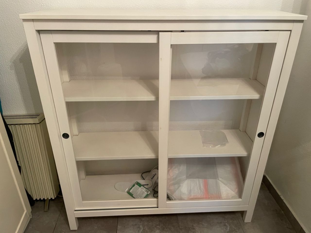 Estantería blanca de madera de Ikea en venta