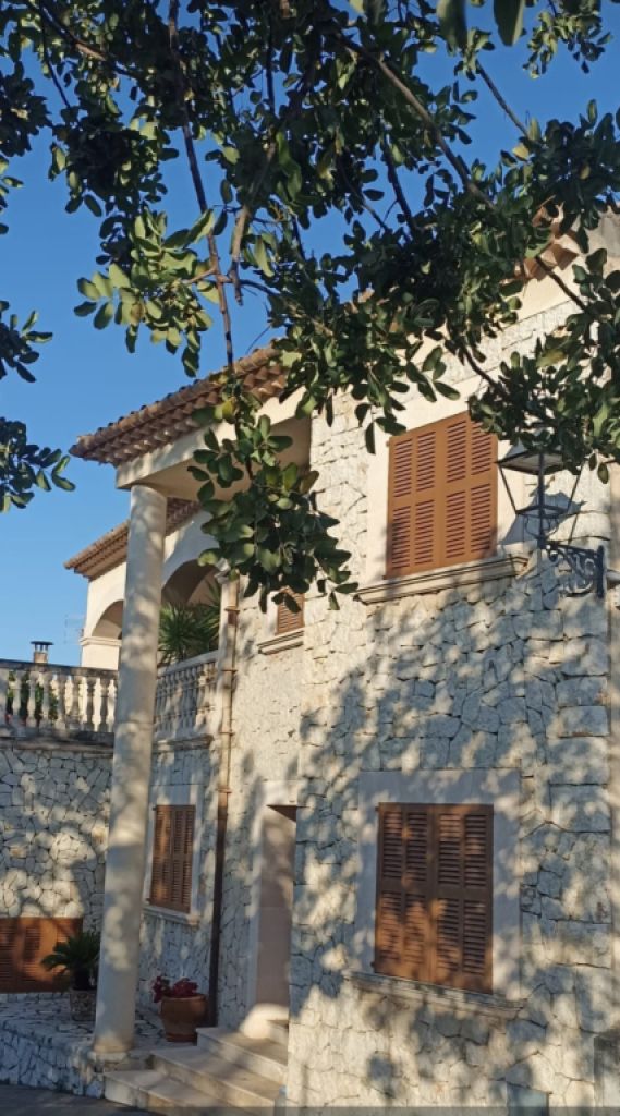 Se alquila habitación en una casa con una hermosa ubicación en las afueras de Campanet/Mallorca