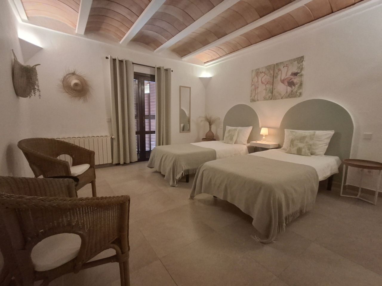 Winter: 2-level chalet with oil central heating, garden and pool in Cala Dor - near the harbor -- CH 23 WT