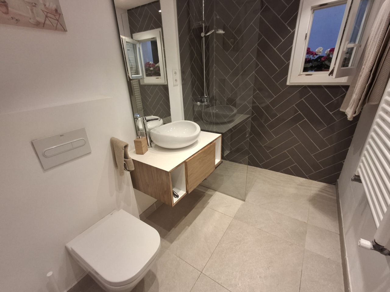 Winter: 2-level chalet with oil central heating, garden and pool in Cala Dor - near the harbor -- CH 23 WT