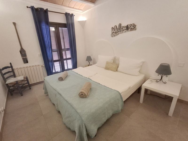 Winter: 2-level chalet with oil central heating, garden and pool in Cala Dor - near the harbor -- CH 23 WT