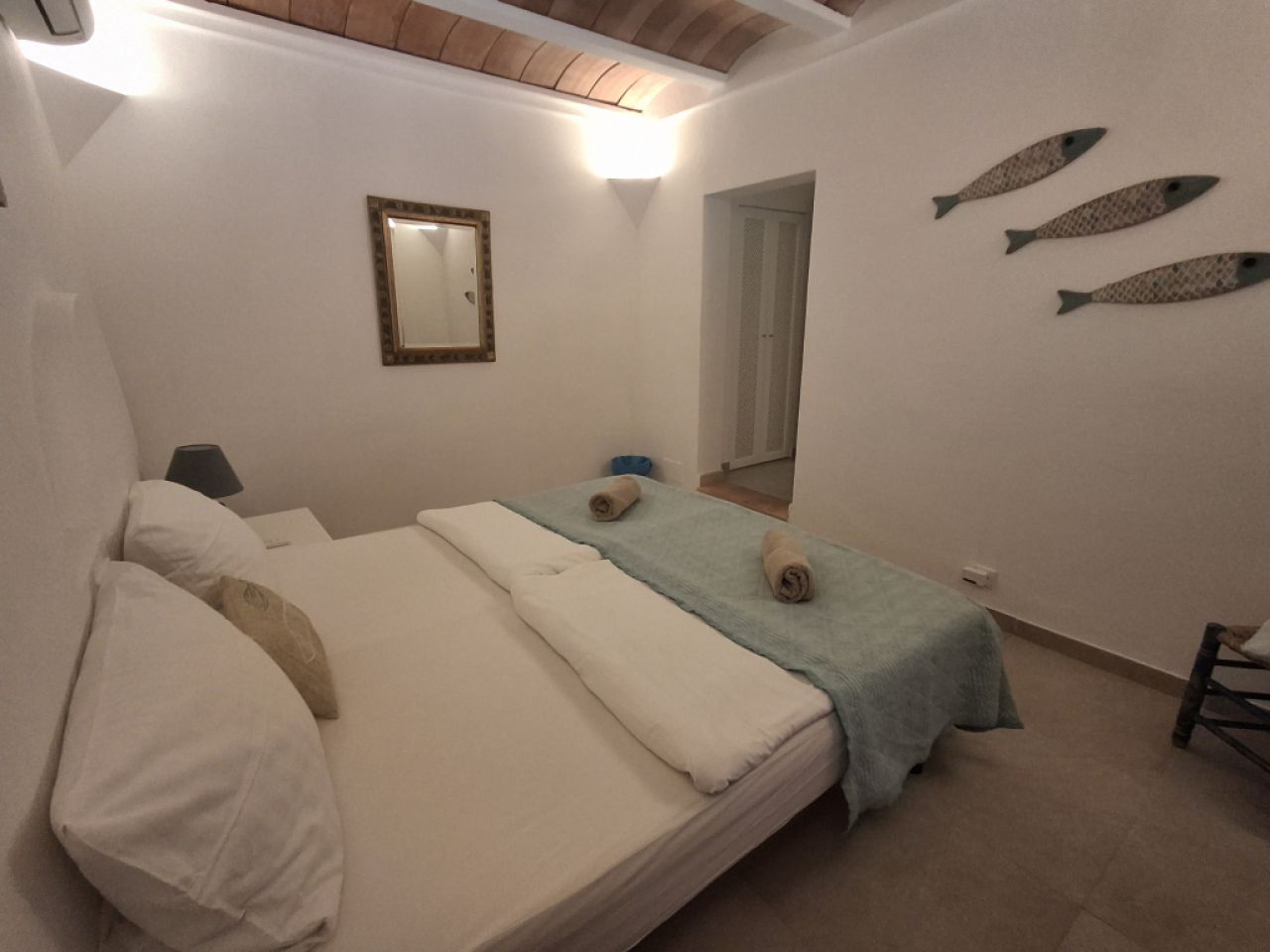 Winter: 2-level chalet with oil central heating, garden and pool in Cala Dor - near the harbor -- CH 23 WT