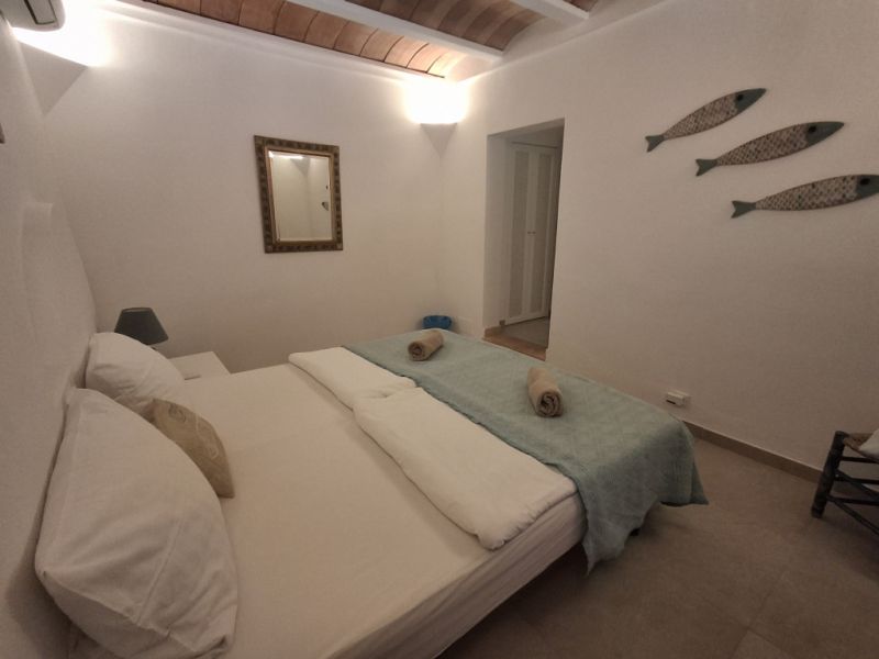 Winter: 2-level chalet with oil central heating, garden and pool in Cala Dor - near the harbor -- CH 23 WT