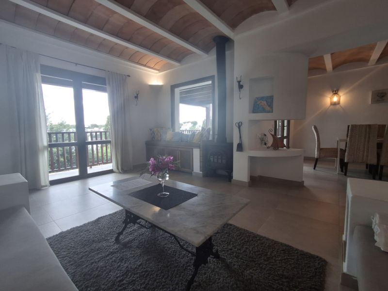 Winter: 2-level chalet with oil central heating, garden and pool in Cala Dor - near the harbor -- CH 23 WT