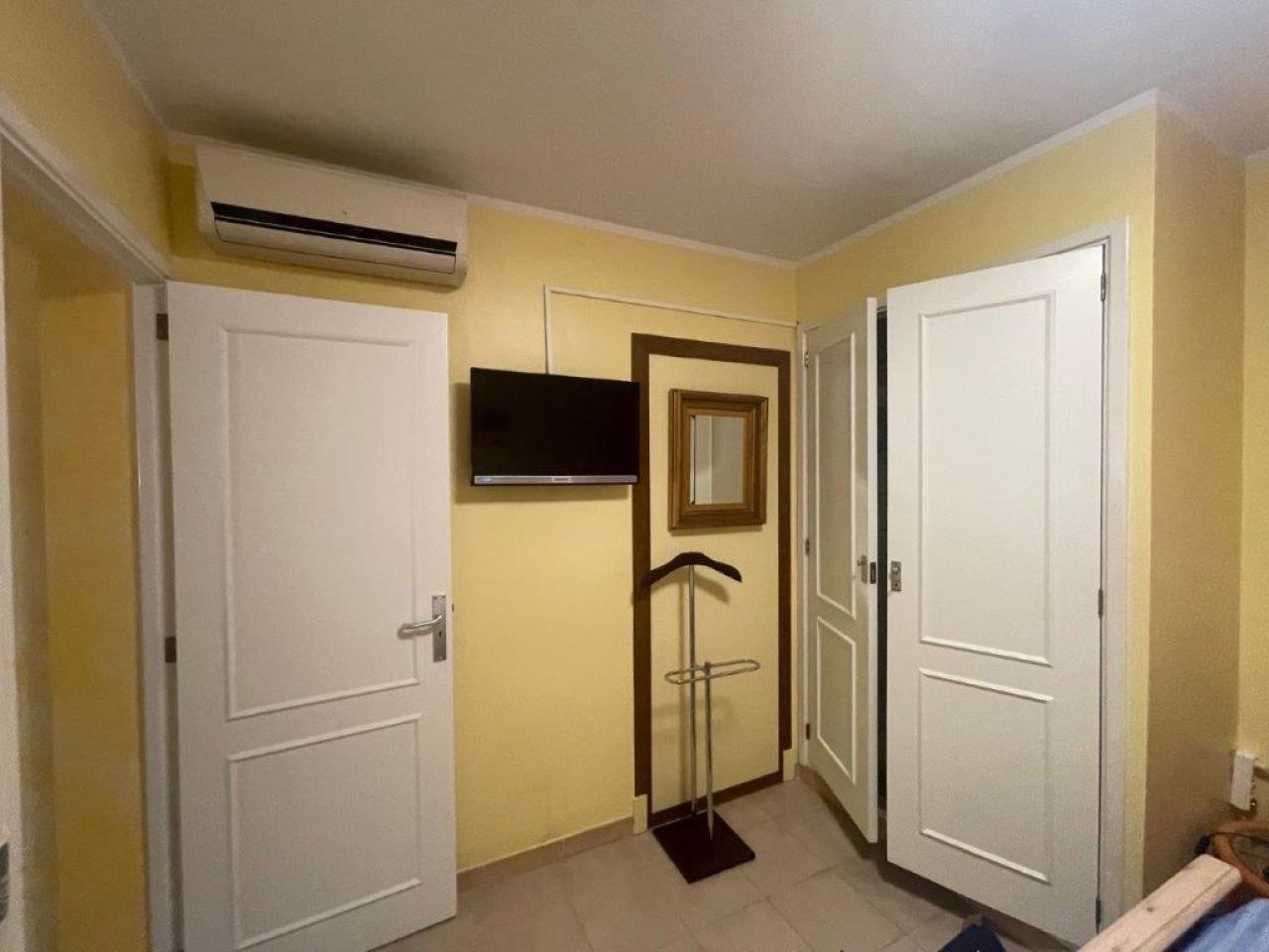 Winter: 2 Etagenchalet mit Olzentralheizung und Pool in Cala Dor -- CH 12 WT