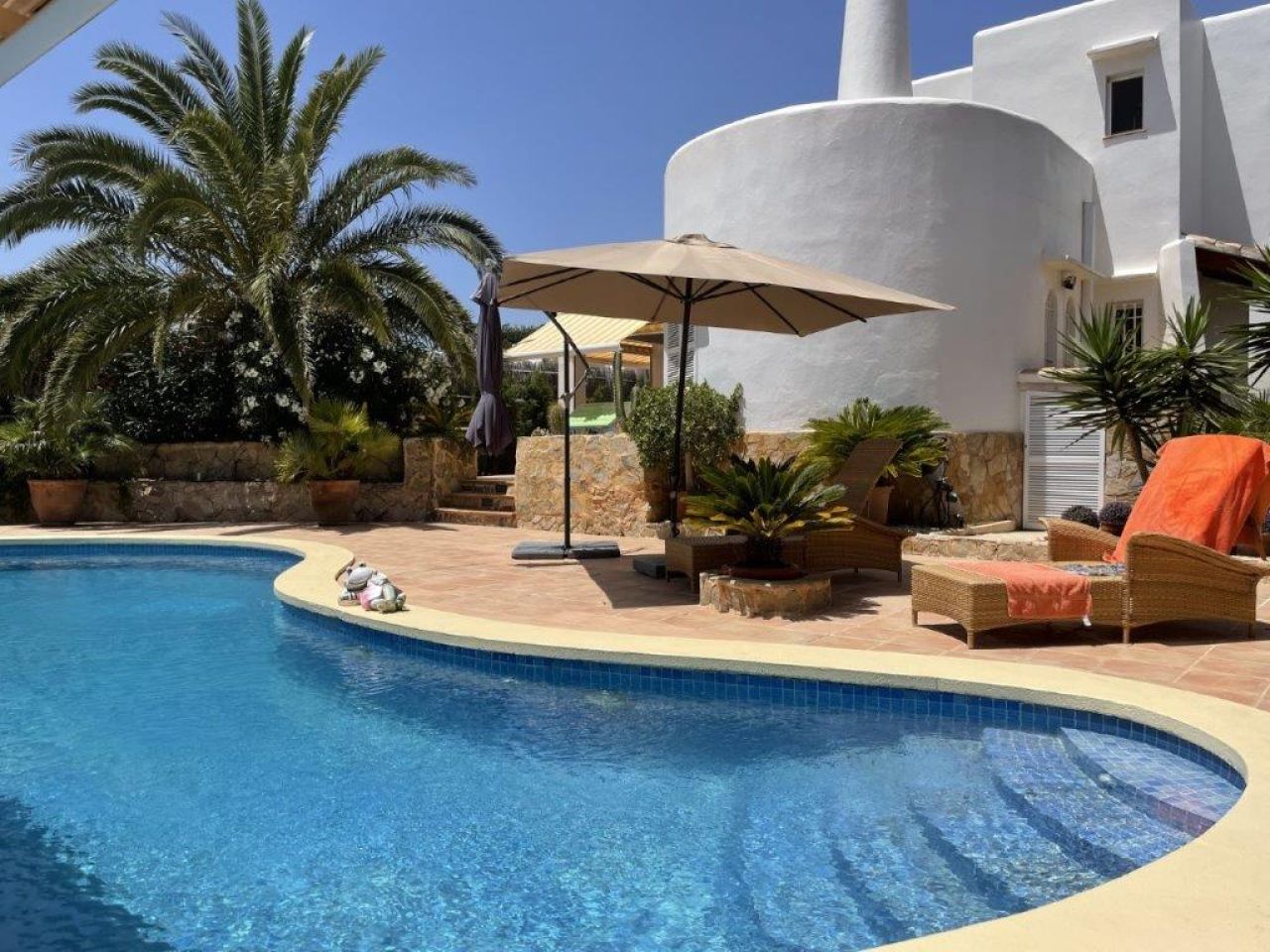 Winter: 2 Etagenchalet mit Olzentralheizung und Pool in Cala Dor -- CH 12 WT