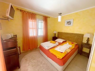 Winter: 2 Etagenchalet mit Olzentralheizung und Pool in Cala Dor -- CH 12 WT