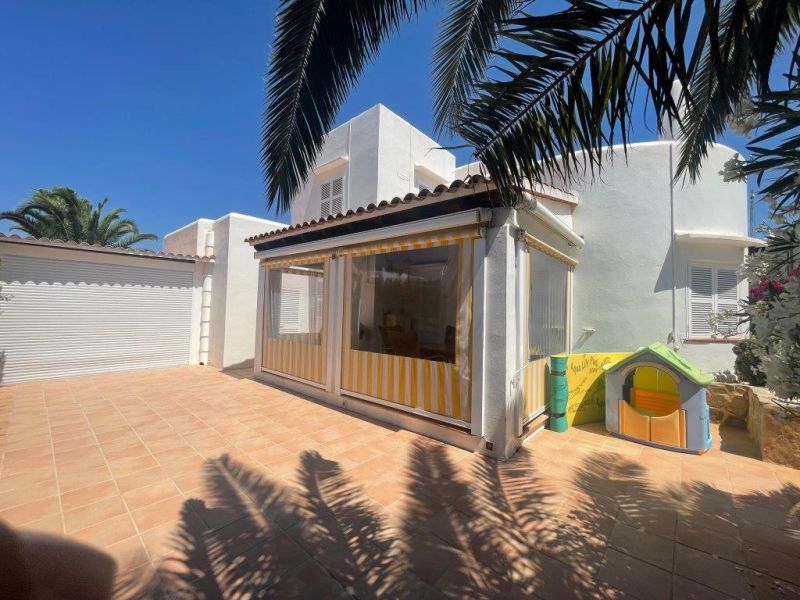 Winter: 2 Etagenchalet mit Olzentralheizung und Pool in Cala Dor -- CH 12 WT