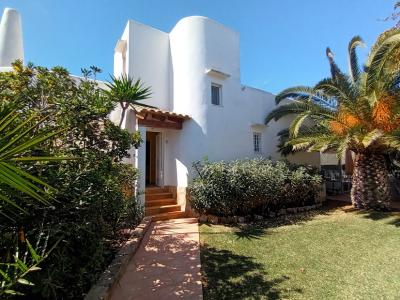 Winter: 2 Etagenchalet mit Olzentralheizung und Pool in Cala Dor -- CH 12 WT
