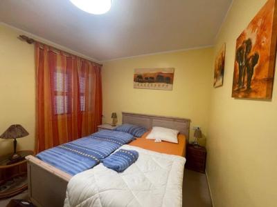 Winter: 2 Etagenchalet mit Olzentralheizung und Pool in Cala Dor -- CH 12 WT