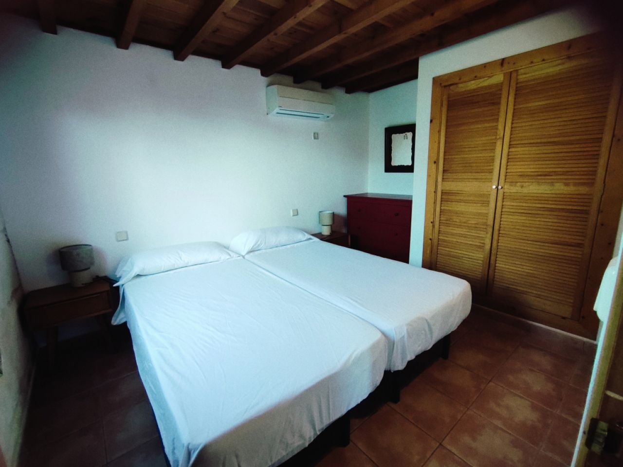 Winter: 2 Häuser auf einem Grundstück mit AC,Kamin und guter Lage bei Campos --- F 92 a + b WT