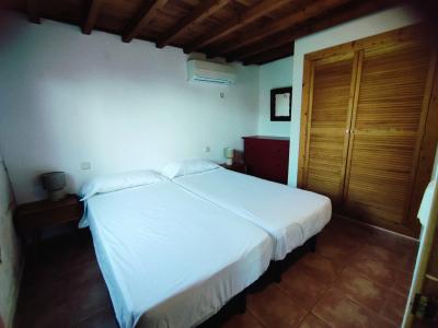 Winter: 2 Häuser auf einem Grundstück mit AC,Kamin und guter Lage bei Campos --- F 92 a + b WT