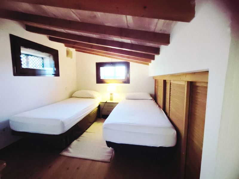 Winter: 2 Häuser auf einem Grundstück mit AC,Kamin und guter Lage bei Campos --- F 92 a + b WT