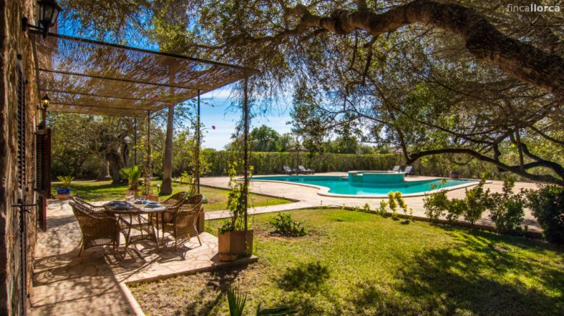 WINTER 25 / 26 : Grosse FInca mit Heizung, Pool und in ruhiger Lage bei Felanitx -- F 13 WT