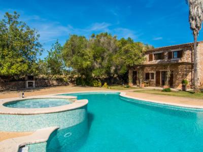 WINTER 25 / 26 : Grosse FInca mit Heizung, Pool und in ruhiger Lage bei Felanitx -- F 13 WT