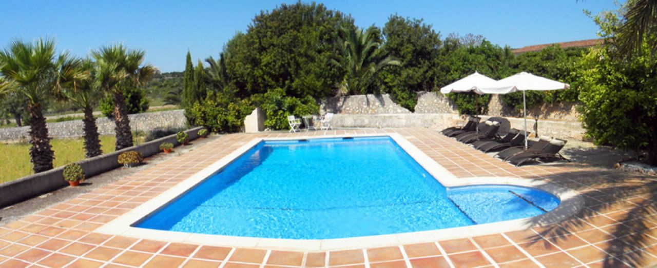 WINTER 26 / 27: Casita mit Zentralheizung auf einem Gemeinschaftsgrundstück bei Manacor -- F 250 a