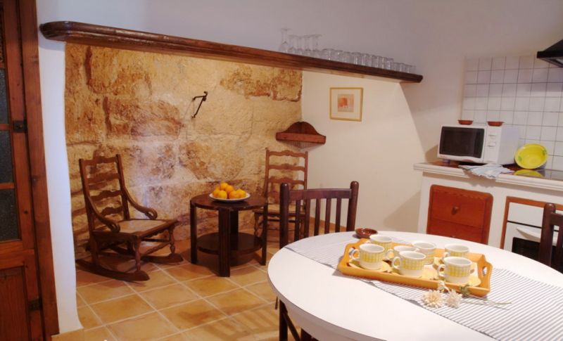 WINTER 26 / 27: Casita mit Zentralheizung auf einem Gemeinschaftsgrundstück bei Manacor -- F 250 a