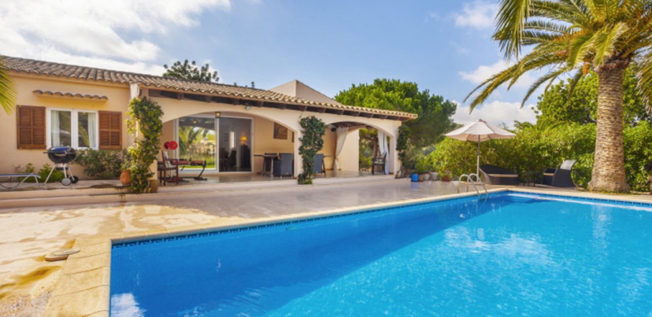 Invierno 27 / 28: Chalet a nivel de suelo con AC y piscina cerca de Es Carritxo -- CH 17 WT