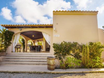 Winter 27 / 28: Ebenerdiges Chalet mit AC und Pool bei Es Carritxo -- CH 17 WT