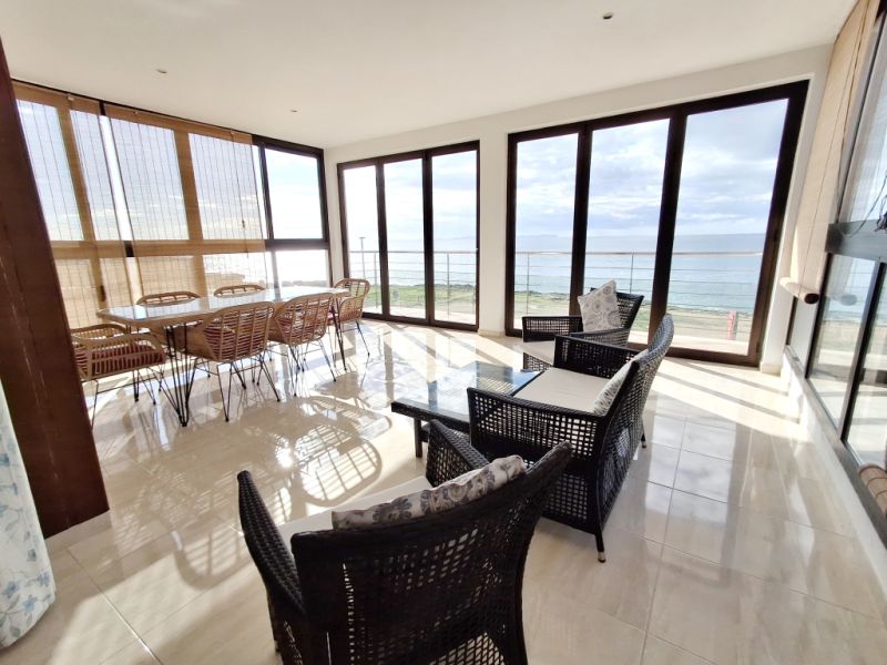 Winter 27 / 28: Bright apartment with AC on the first line of Sa Rapita--- AP 03 WT