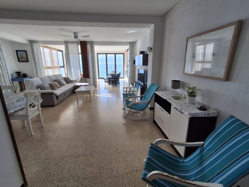 Winter 27 / 28: Bright apartment with AC on the first line of Sa Rapita--- AP 03 WT