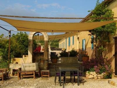 WINTER: 3 sep. Häuser mit 2 Pools und Heizung bei Manacor --- F 250 CM