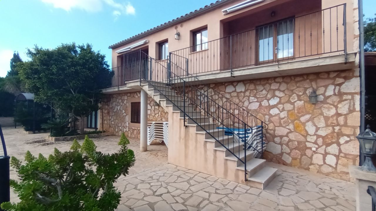 Invierno: 4 apts con piscina comunitaria, BBQ y AC en una aldea cerca de Campos -- AP 23 a - d WT