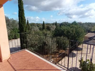 Invierno: 4 apts con piscina comunitaria, BBQ y AC en una aldea cerca de Campos -- AP 23 a - d WT