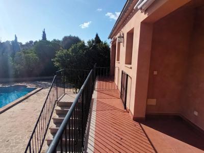 Invierno: 4 apts con piscina comunitaria, BBQ y AC en una aldea cerca de Campos -- AP 23 a - d WT